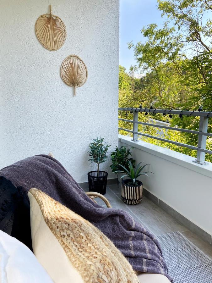 Seaside Rooms - Zentrales Design-Apartment Mit Balkon & Parkplatz - 2 Minuten Zum Strand Timmendorfer Strand Kültér fotó