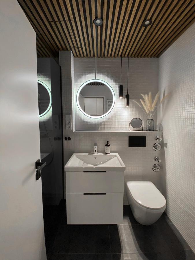 Seaside Rooms - Zentrales Design-Apartment Mit Balkon & Parkplatz - 2 Minuten Zum Strand Timmendorfer Strand Kültér fotó